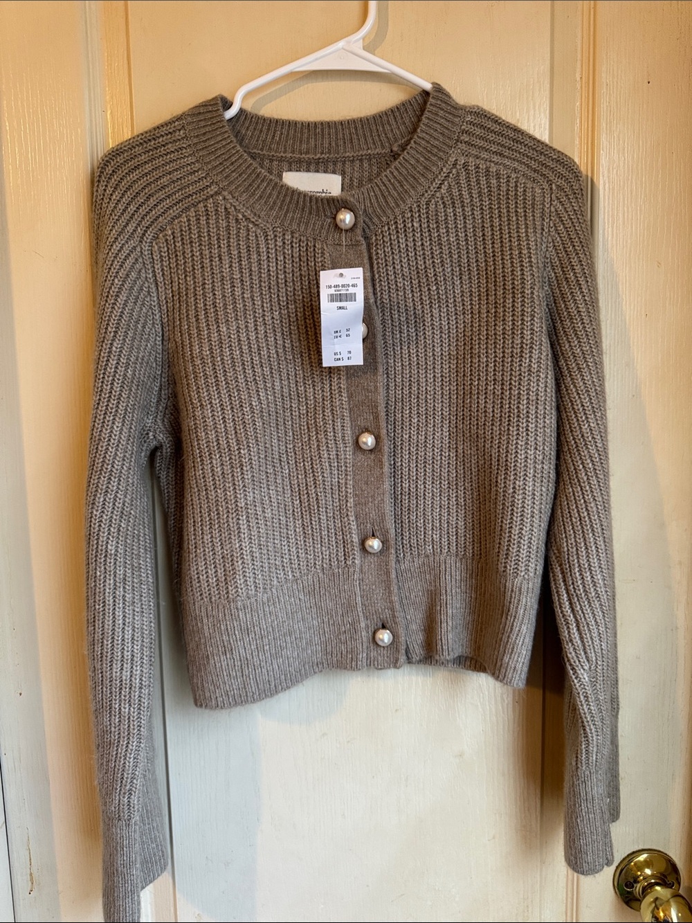 NWT! Abercrombie & Fitch Cardigan Size Small